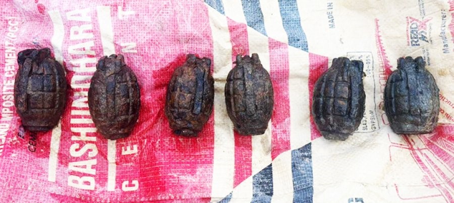 বগুড়ায় খাল থেকে ৬ গ্রেনেড উদ্ধার, আতঙ্ক ছড়ালো গ্রামে